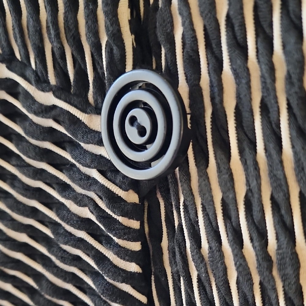 IC COLLECTION Black and Cream Striped Jacket - Picture 11 of 11